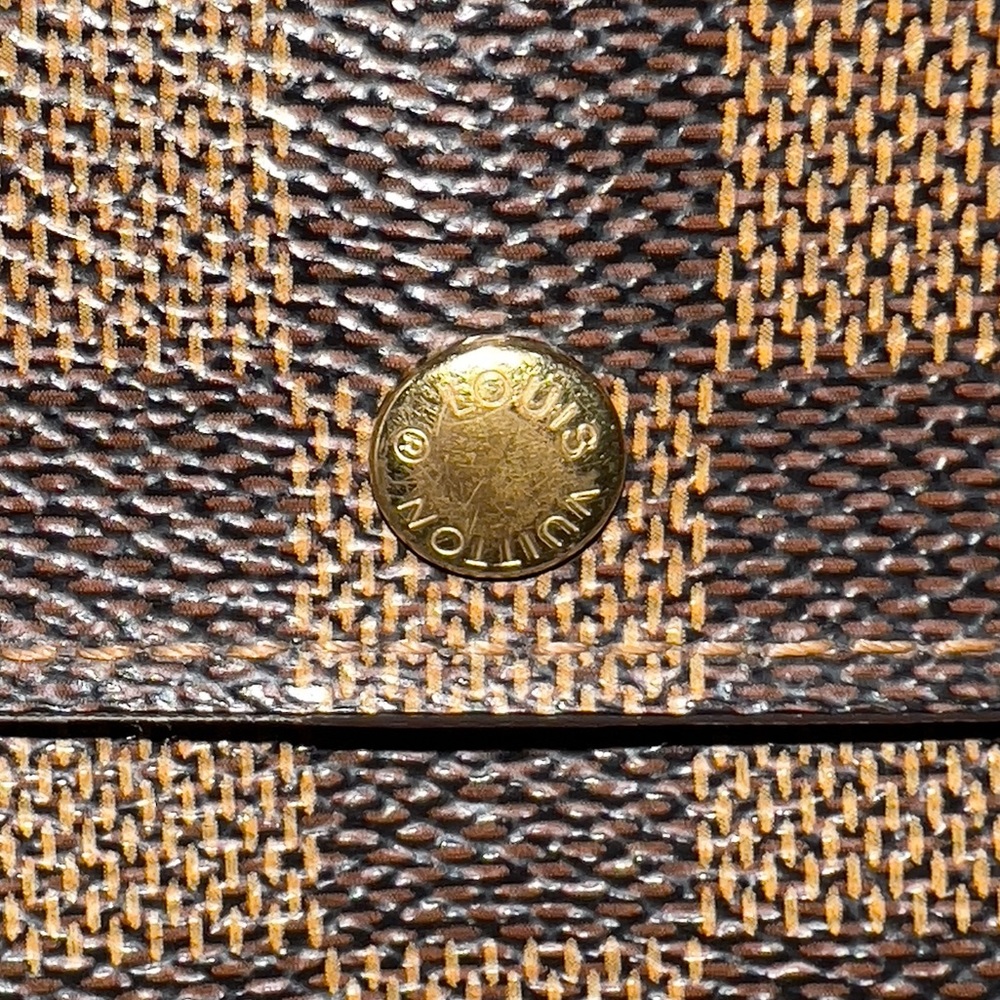 Louis Vuitton Wallet - Picture 15 of 16